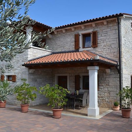 Holiday Home Mate Tinjan Oda fotoğraf